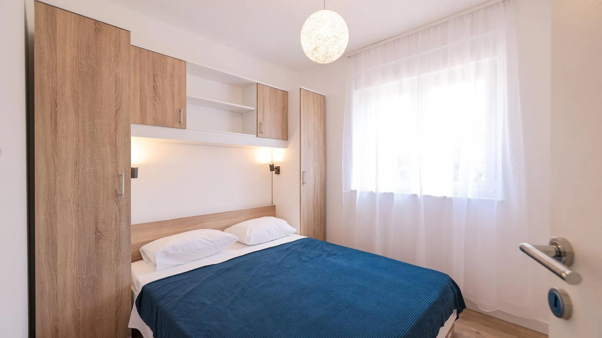 Diklo - Modern 2 Bedroom Apartments 자다르
