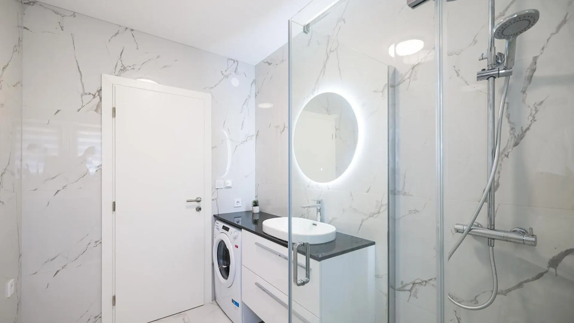Diklo - Modern 2 Bedroom Apartments 자다르 0*,  크로아티아