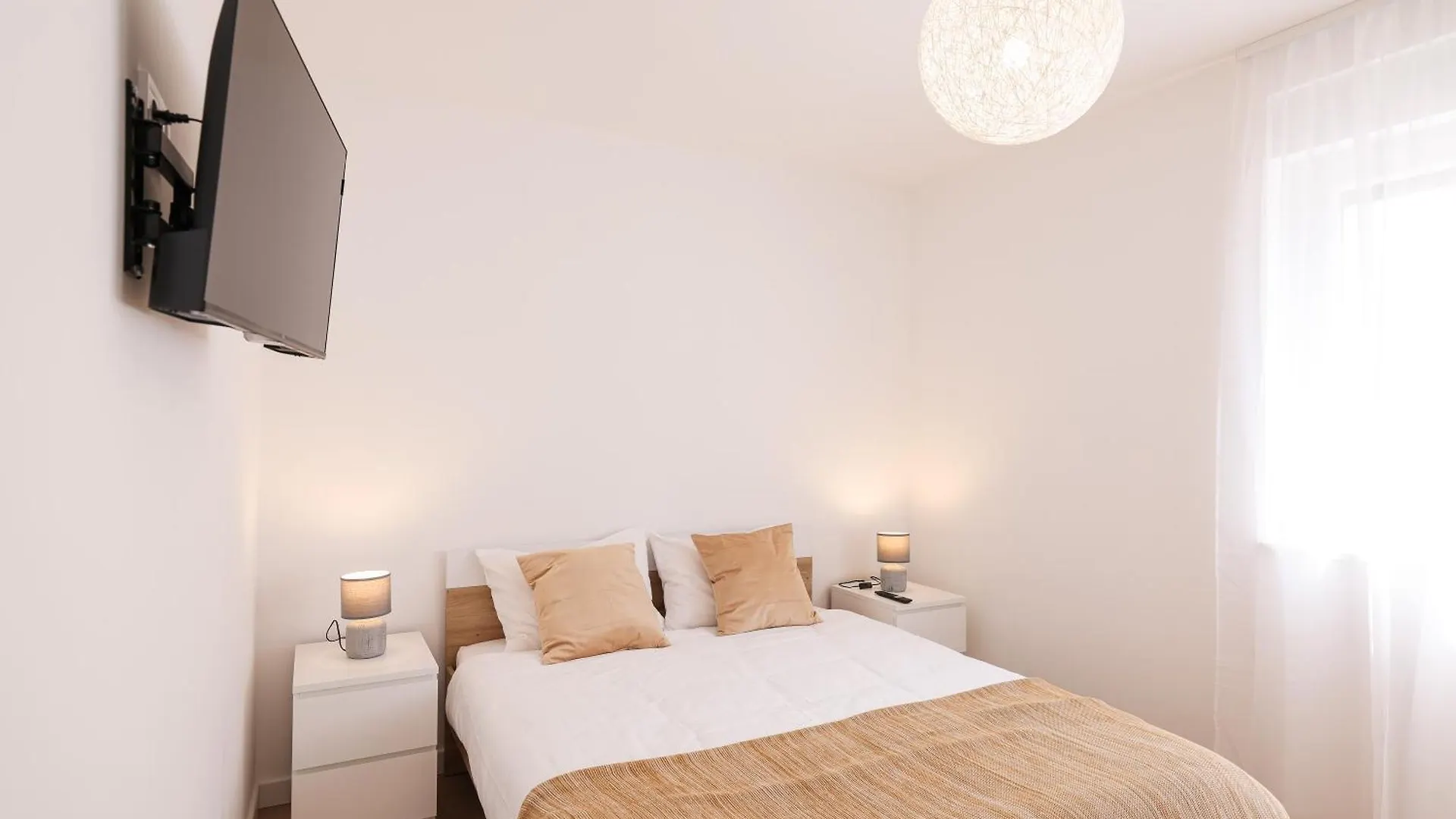 Diklo - Modern 2 Bedroom Apartments 자다르
