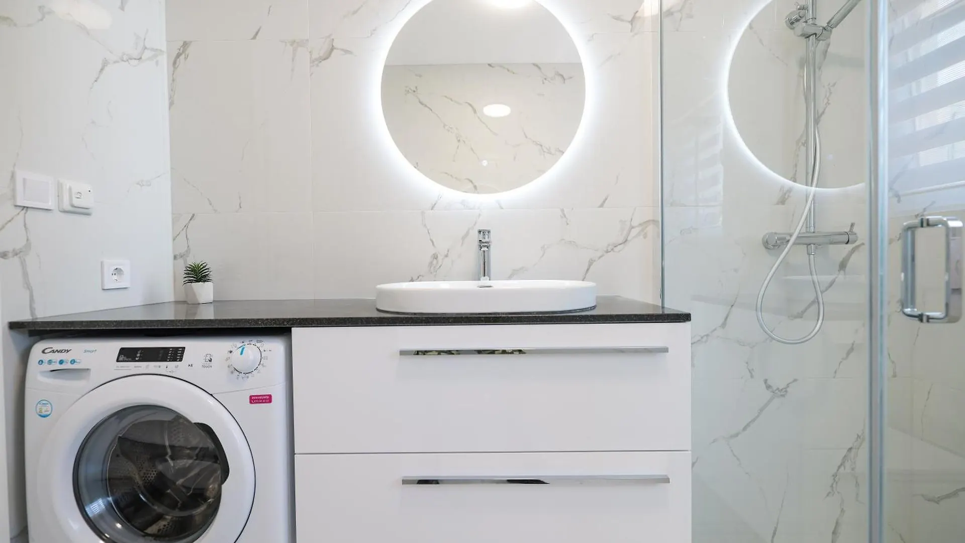 Diklo - Modern 2 Bedroom Apartments 자다르